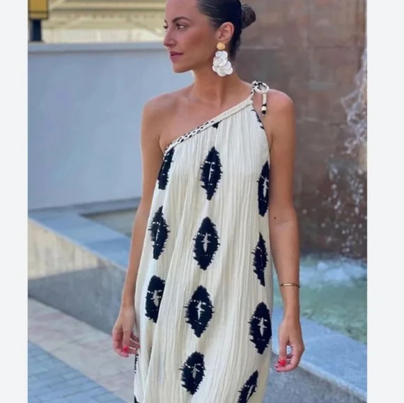 Zara Cream and Black Geometric Maxi Dress - Picture 7 of 7